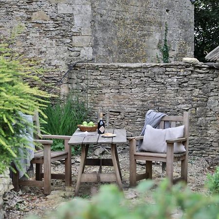 The Bothy Beverston Castle Tetbury Exterior photo