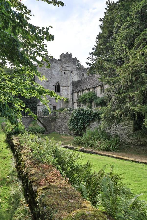 The Bothy Beverston Castle Tetbury Exterior photo